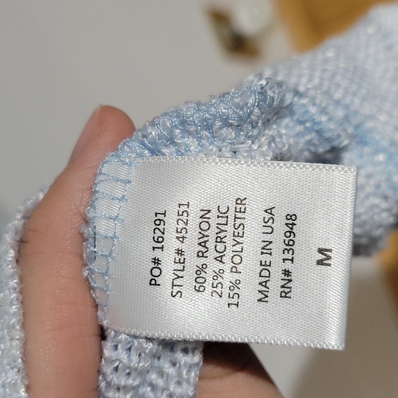 Deep V Oversized Sweater - Picture 7 of 7